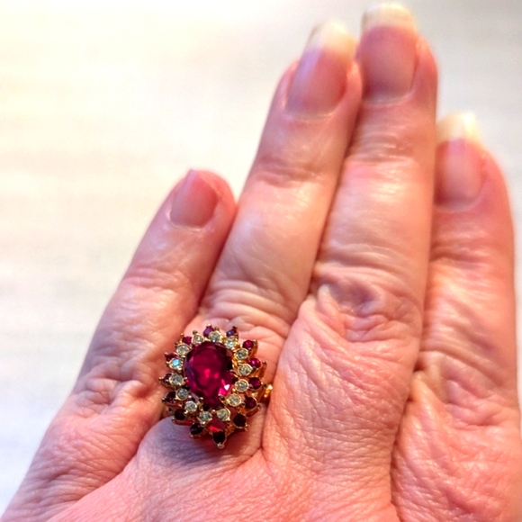 Gold Red Heart Shaped Teardrop Ring Simulated Rubies Diamonds Cocktail Size 9 - Picture 8 of 8